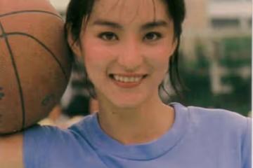 68歲林青霞現身松垮下垂像農村老婦人,跟69歲趙雅芝確實沒法比