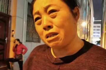 初次上門,准婆婆三次暗示姑娘進廚房,姑娘大怒:你家門檻太高了