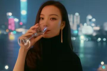 閨蜜流產被男友拋棄，我用老公手機安慰，收到回覆：後悔了也晚了