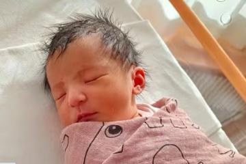 33歲女星生下混血女兒!寶寶鼻樑高挺被贊腿長,外籍老公全程陪產