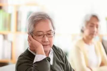 婆婆一輩子沒換來公公一個笑臉，她去世後100天公公就迎娶新人