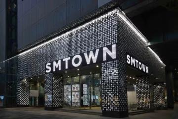 SM娛樂公司易主，「李秀滿時代」正式結束，機遇還是沒落很難說