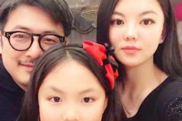 王岳倫父女現身機場,12歲王詩齡變化太大不敢認,不見媽媽李湘