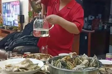 師父簡樸，徒弟擺闊，趙家班成名後，趙本山與徒弟們的奢靡成對比