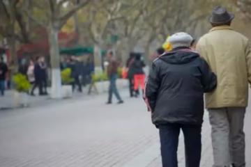 兒子,我求你離婚吧,你再不離婚,我和你爸就要撐不住了