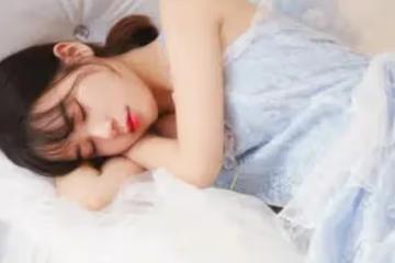 被小奶狗睡服,本以為苦盡甘來,直到我和他爸的情愛往事被翻出來