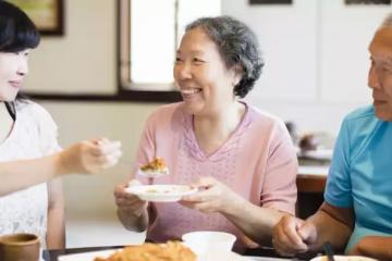 我是丈母娘,我對親家母說幾句話,讓女兒的婆婆好好看看