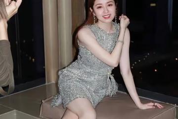 香港知名女星曬照為大女兒慶生！狀態凍齡，網友：倆母女像倆姐妹