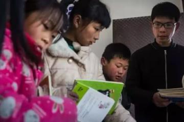 哥哥一輩子單身供妹妹上大學，妹妹年薪百萬後，哥哥後悔撫養妹妹