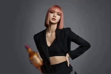 BLACKPINK著名明星Lisa剛成為芝華士威士忌酒代言人,涉嫌違法?