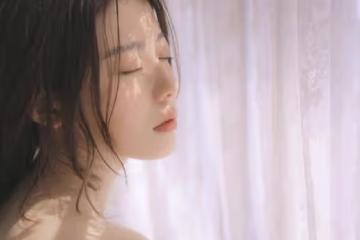 5周年紀念日,他纏著我乾柴烈火,他洗澡時我收到一個女人的微信