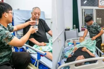 帶著父親上大學!「母逝父臥床」18歲孝兒扛家計 「與父形影不離」6年如1日:爸爸在哪,哪就是家