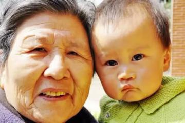 帶外孫6年,花光30萬退休金,親家母:女婿是外人,你住這不合適