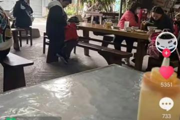 百億富婆梁安琪大排檔吃飯,同行人被指是何超瓊,兩人有說有笑