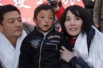 擺脫兔唇！王菲女兒3次術後重生「變身美少女」　近照曝光「金髮長腿氣質模樣」網友讚：不愧是天后女兒！