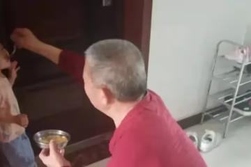 67歲超高齡產婦不顧兒女反對生下女兒,當初的預測,如今都應驗了