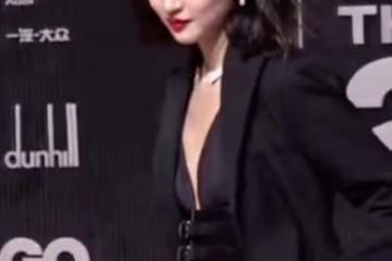 周冬雨西裝現身霸氣十足，換個造型如換臉堪稱逆襲，氣質太絕了！