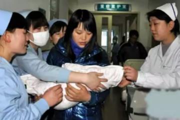爸爸姓「滾」   給兒子取名字！工作人員聽後感嘆：孩子不會是撿來的吧