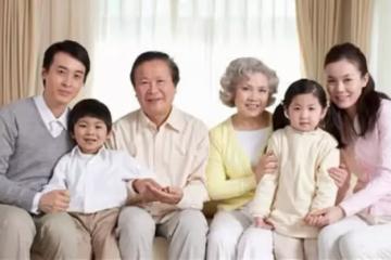 家有一老如有一寶？一個家庭「富」不起來有預兆：家有「3類老人」往往是家敗的開始