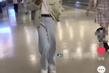 伊能靜兒子現身被圍觀,氣質溫柔走路姿勢太妖嬈,被指女人味十足