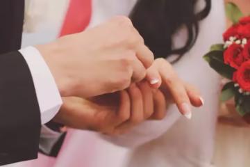 新婚夜，婆婆要求婚房不關門，兒媳：這麼想留門，不如你來一起睡