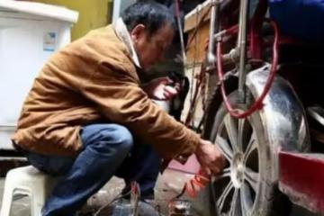 早退4分鐘！資深修理工被老闆無情「開除」離開前把「豪車擦一遍」老闆損失慘重