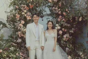 宋仲基現身玄彬婚禮現場,為其送上祝福,引髮網友熱議