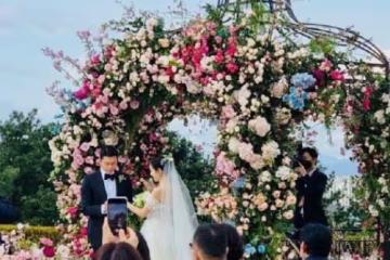 玄彬孫藝珍今日大婚,嘉賓陣容堪稱百想,網友:放心吧會離得