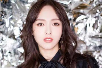 唐嫣時裝周生圖驚艷亮相，網友直呼：九頭身美女閃耀巴黎！