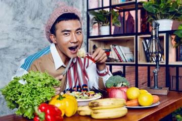 劉畊宏與姚明鄰座用餐,體型差成亮點,網友:這畫面太美!