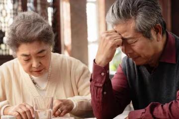 攜400萬巨款,找老伴被拒,錢沒有吸引力了嗎?