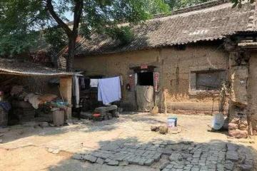 和女友訂婚，准岳父給了五十萬嫁妝，女友瞞著我給她前任二十萬
