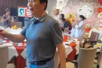 唐國強為90歲老母親過大壽,現場一一敬酒道謝,用心置辦太孝順