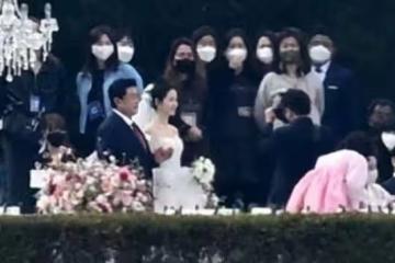 玄彬孫藝珍婚禮大合照曝光,知名韓星均出席,豪華陣容堪比百想大賞