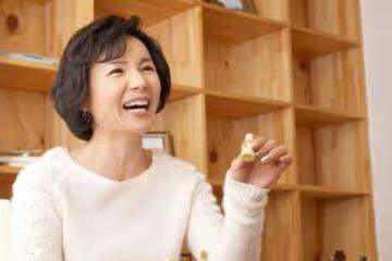 晚年老人忙著帶孩子,卻不願照顧父母?過來人說出了心裡話