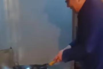 男子偶遇曾經公司的老闆，藏小廚房忙碌心態樂觀，提起老婆後心酸