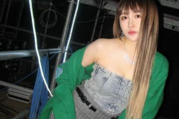 周曉涵開V秀性感!展現Qeelin典雅百搭 吳姍儒展品牌核心魅力