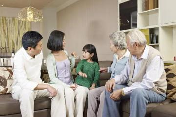 68歲阿姨患病住院,嫌子女狠心從未看望,女婿:家都要被你拆散了