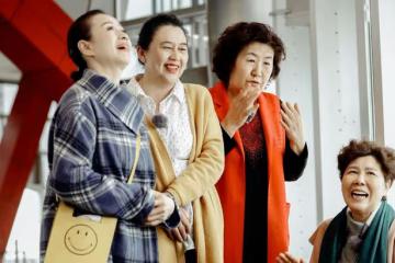 公婆獨寵小兒子，竟想占她房子給他結婚，丈夫一番話她淚流滿面