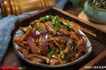 濃香四溢,口感鮮嫩的洋蔥黑椒牛肉粒,誘人味蕾的享受!