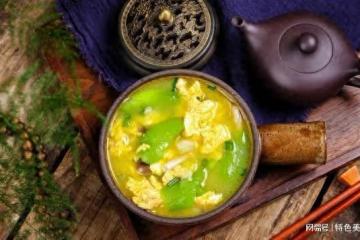 愛上美食,如何做家庭版絲瓜菌菇湯更好吃呢?