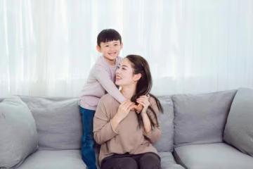 全款給兒子買婚房,主動伺候月子,卻被親家打上門,我的命太苦了