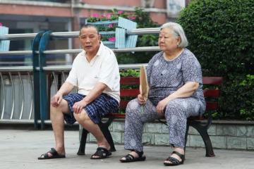 75歲大爺坦言:在三個兒子家輪流養老後,我才明白晚年養老該靠誰