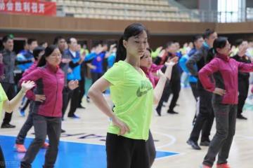 為什麼很多男人也開始跳廣場舞?只是為跳舞嗎?3個男人道出實情