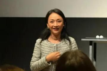 周迅才49歲就衰老成這樣?臉鬆弛下垂還塌鼻子,真實的讓人嘆服!