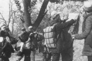 抗日戰爭時,他是投降日寇的八路軍最高將領,後被槍斃