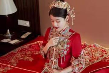 貴州:男子倒插門,新娘背著他上婚車,網友:新娘美得冒泡,值了