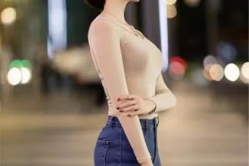 牛仔褲+高跟鞋,175模特身材成為夜晚街邊最亮的星!