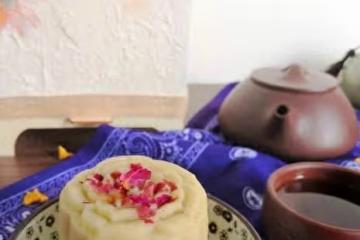 愛上美食，如何做家庭版可可生椰拿鐵酥皮流心月餅更好吃呢？
