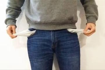 老公已經40歲，戶頭存款只有四位數，每天都在喊沒錢，我叫他下班兼職跑外送，他竟說「當外送員太丟臉」！到底是多沒路用… 下班只會一直打電動，...